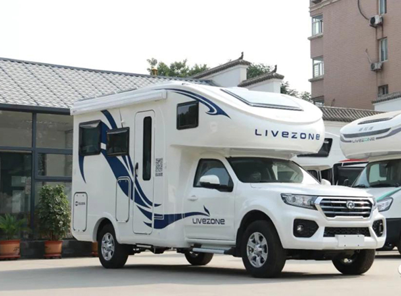 帶老人孩子出行，適合選這款房車